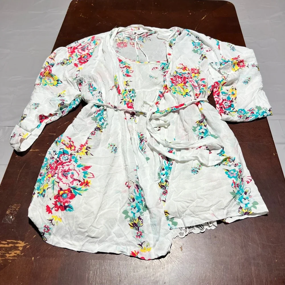 In Bloom by Jonquil Floral Robe and Chemise Set White Lace Trim Small KOK110